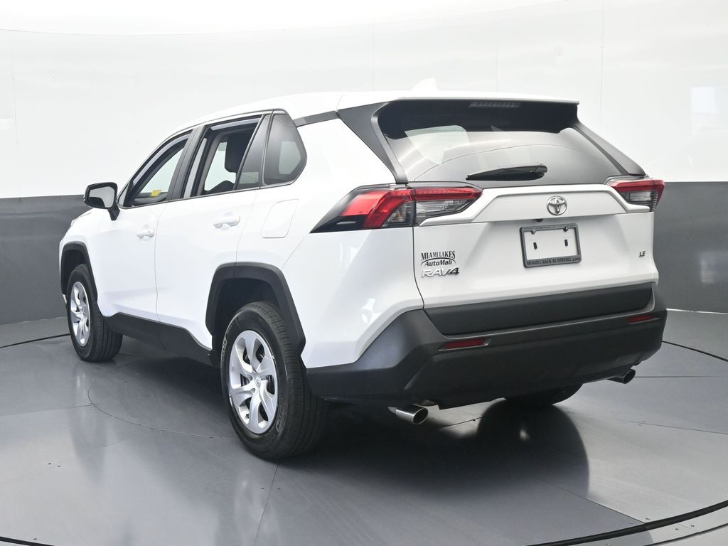 Used 2025 Ice Toyota LE image 4