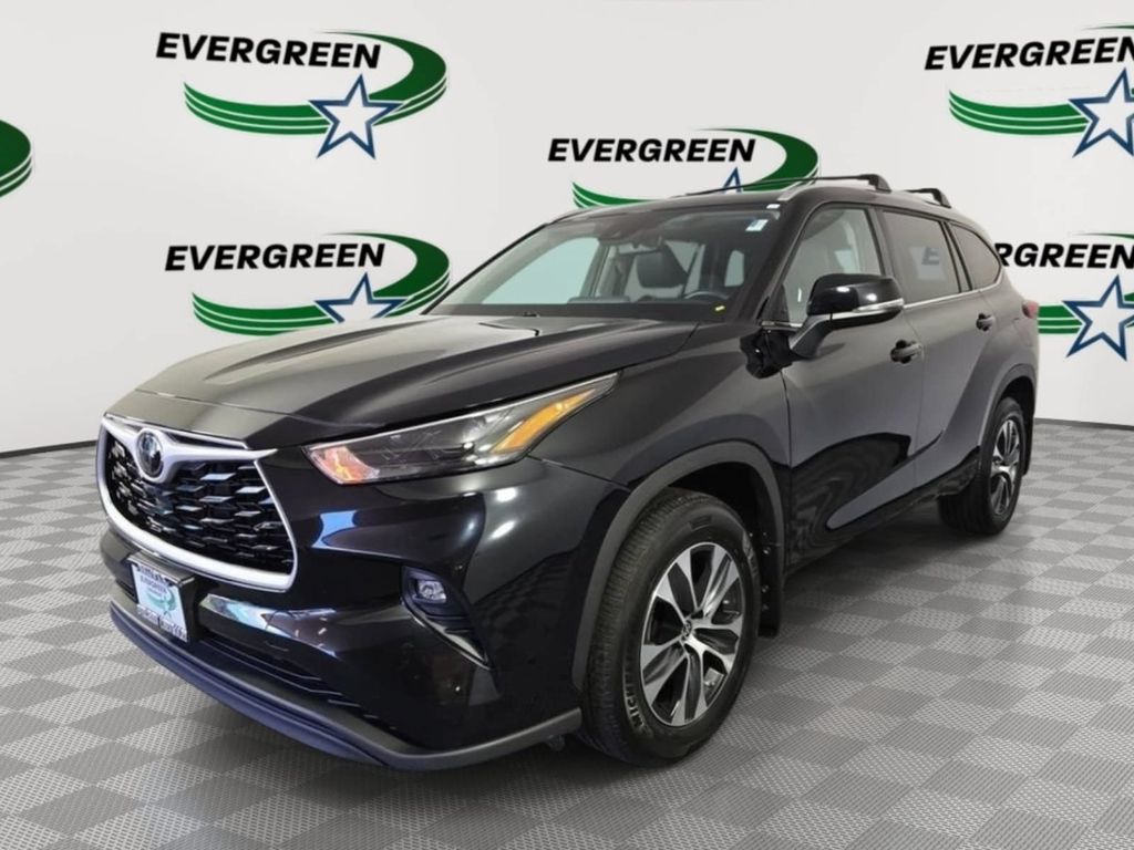 Midnight Black Metallic 2022 Toyota Highlander SUV / Crossover All-Wheel Drive 8-Speed Automatic