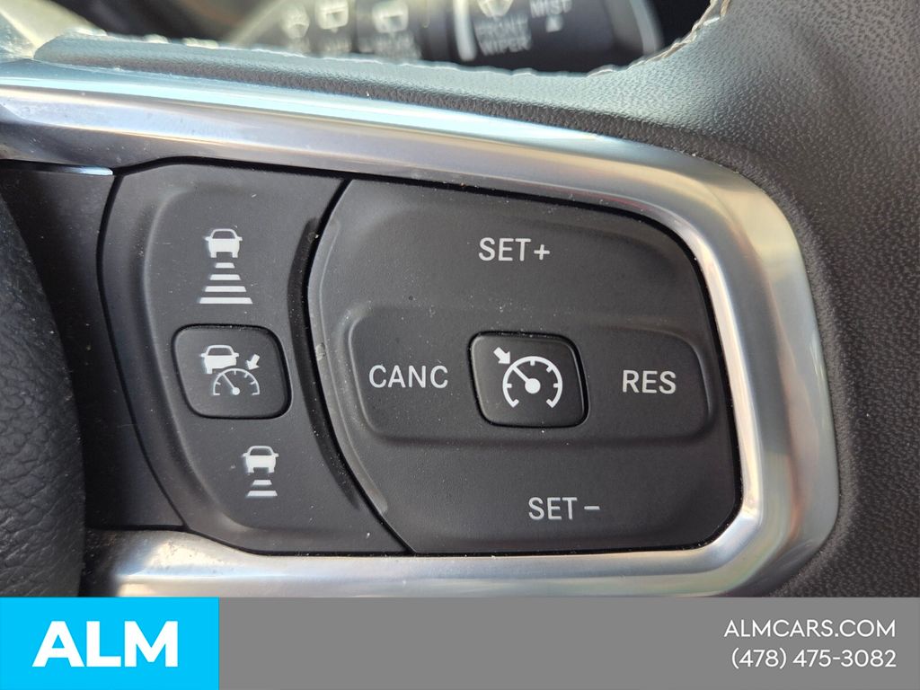 Used 2025 White Jeep Sahara image 23