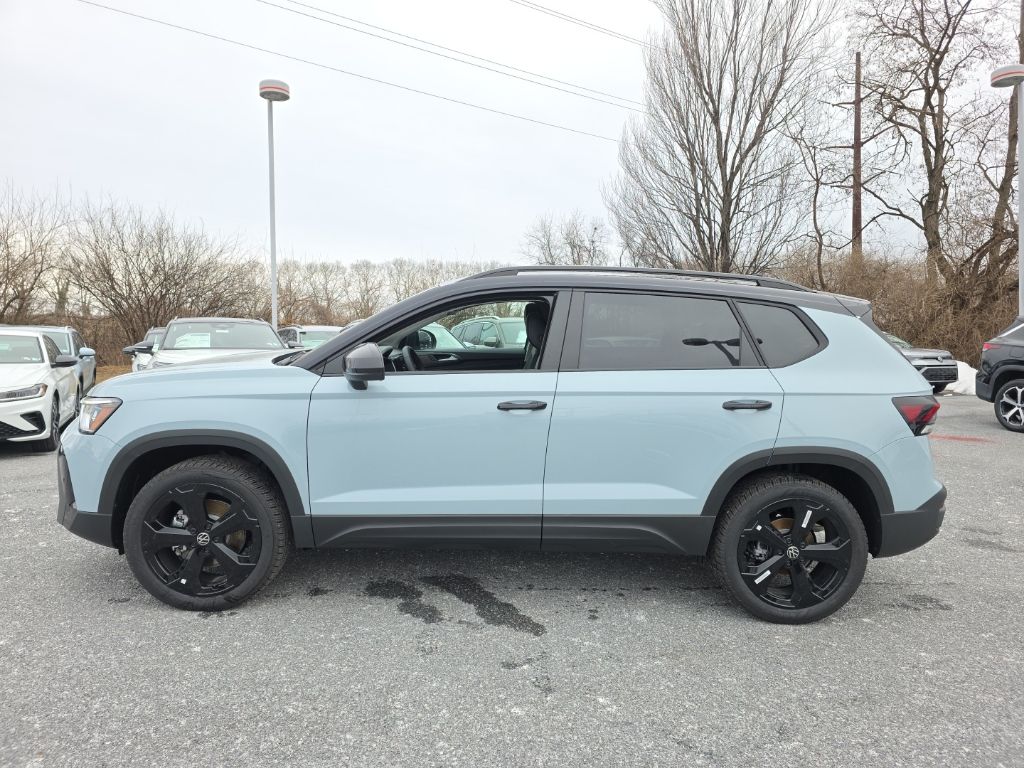 2026 Volkswagen Taos 1.5T SE Black Gray at Sutliff Volkswagen