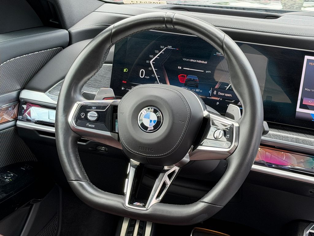 Thumbnail: 2023 BMW 7 Series - 19