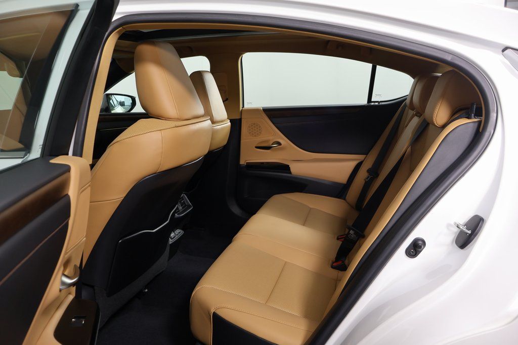 Thumbnail: 2022 Lexus ES - 11