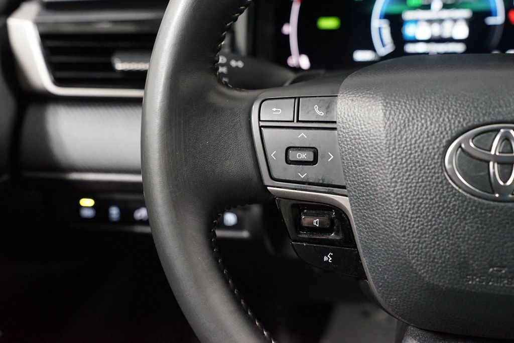 Thumbnail: 2025 Toyota Camry - 14