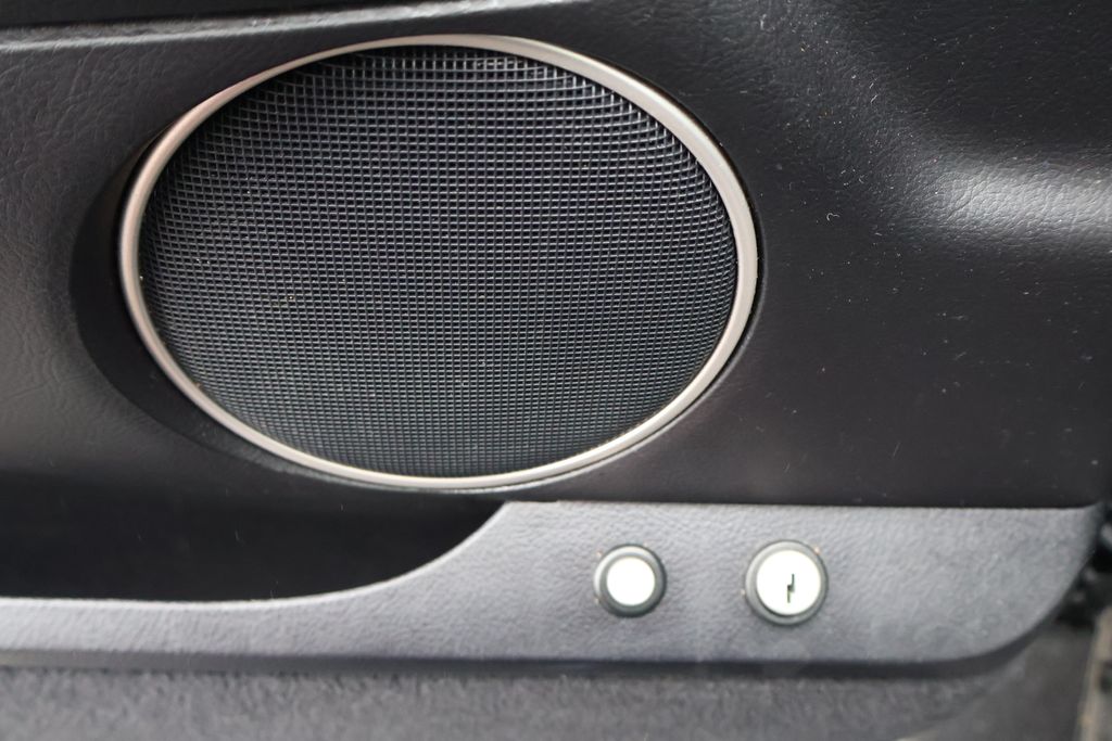 Thumbnail: 2004 Lincoln Town Car - 24