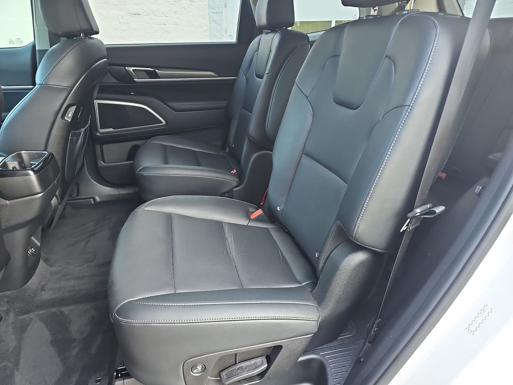 Used 2022 White Kia S image 15