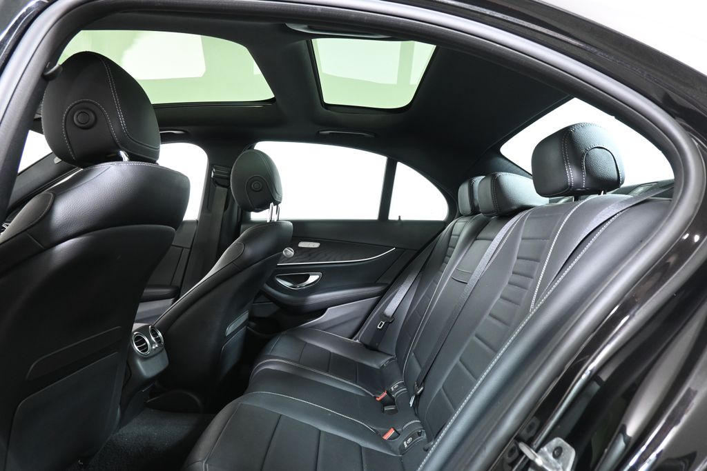 Thumbnail: 2019 Mercedes-Benz E-Class - 7