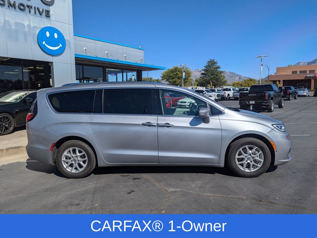 2021 Chrysler Pacifica Touring L 2