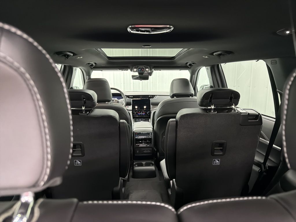 2025 Jeep Grand Cherokee L Limited - 9
