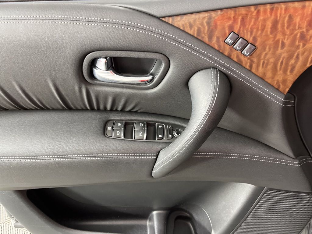 Thumbnail: 2017 Nissan Armada - 32