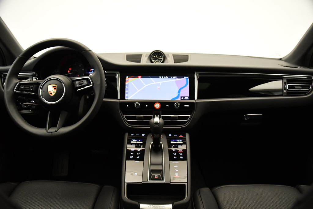 Thumbnail: 2025 Porsche Macan - 18