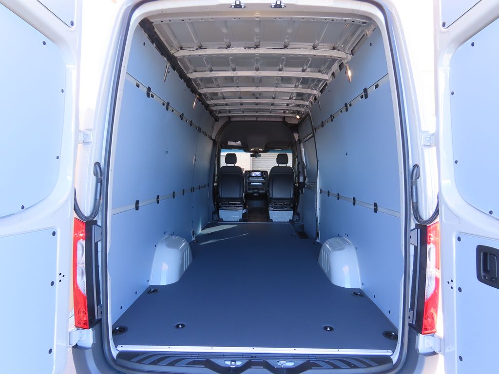 2025 Mercedes-Benz Sprinter 2500 24