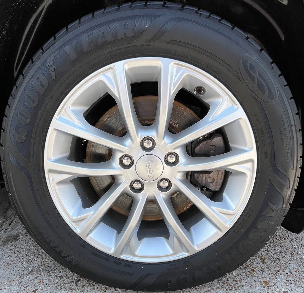 2019 Jeep Cherokee Latitude Red at Community Kia
