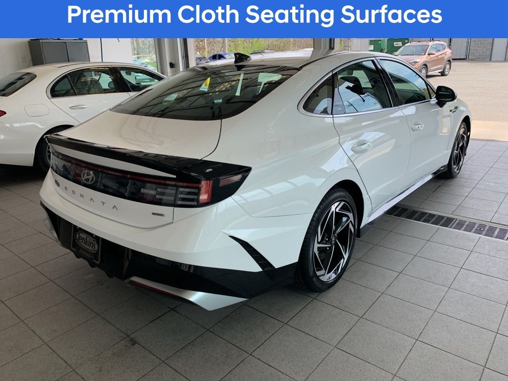 New 2026 White Hyundai SEL Sport image 10