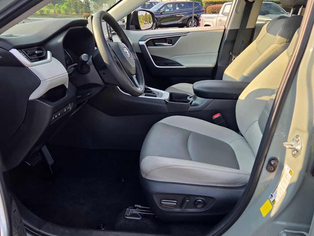 Used 2021 Toyota RAV4 SUV