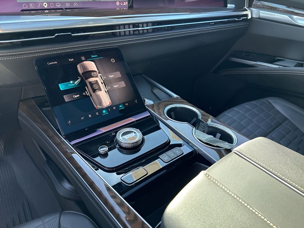 Used Car 2025 Cadillac Escalade  Sport Platinum For Sale Under $120,000 In Austin, Texas