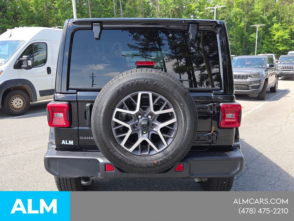 Used 2025 Black Jeep Sahara image 13