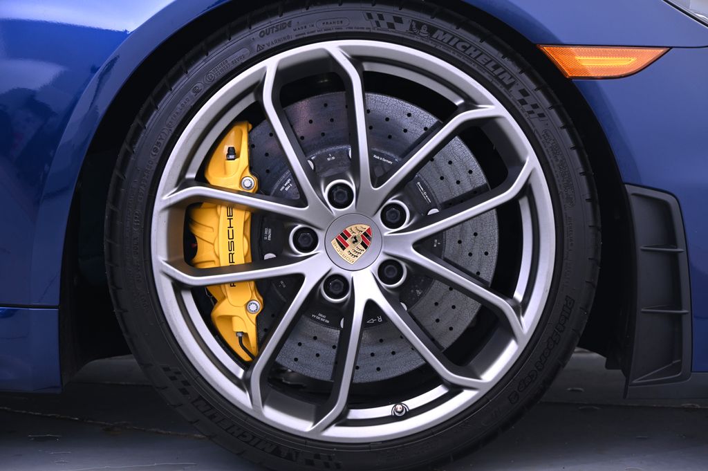 2022 Porsche   24