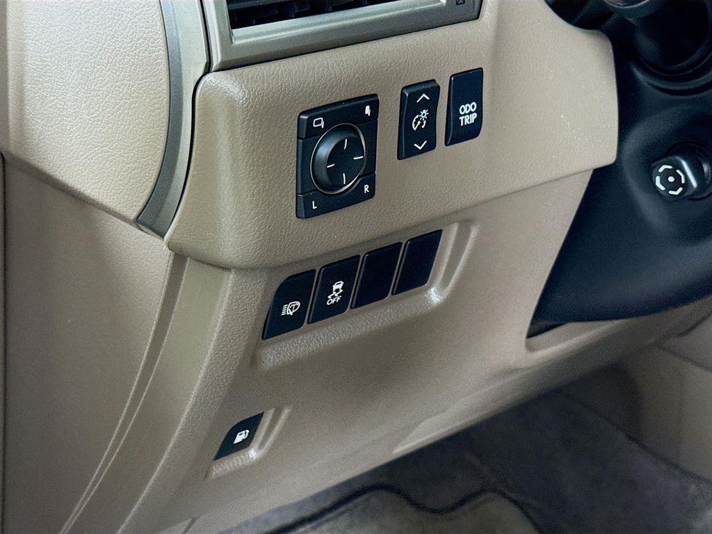 Thumbnail: 2018 Lexus GX - 10