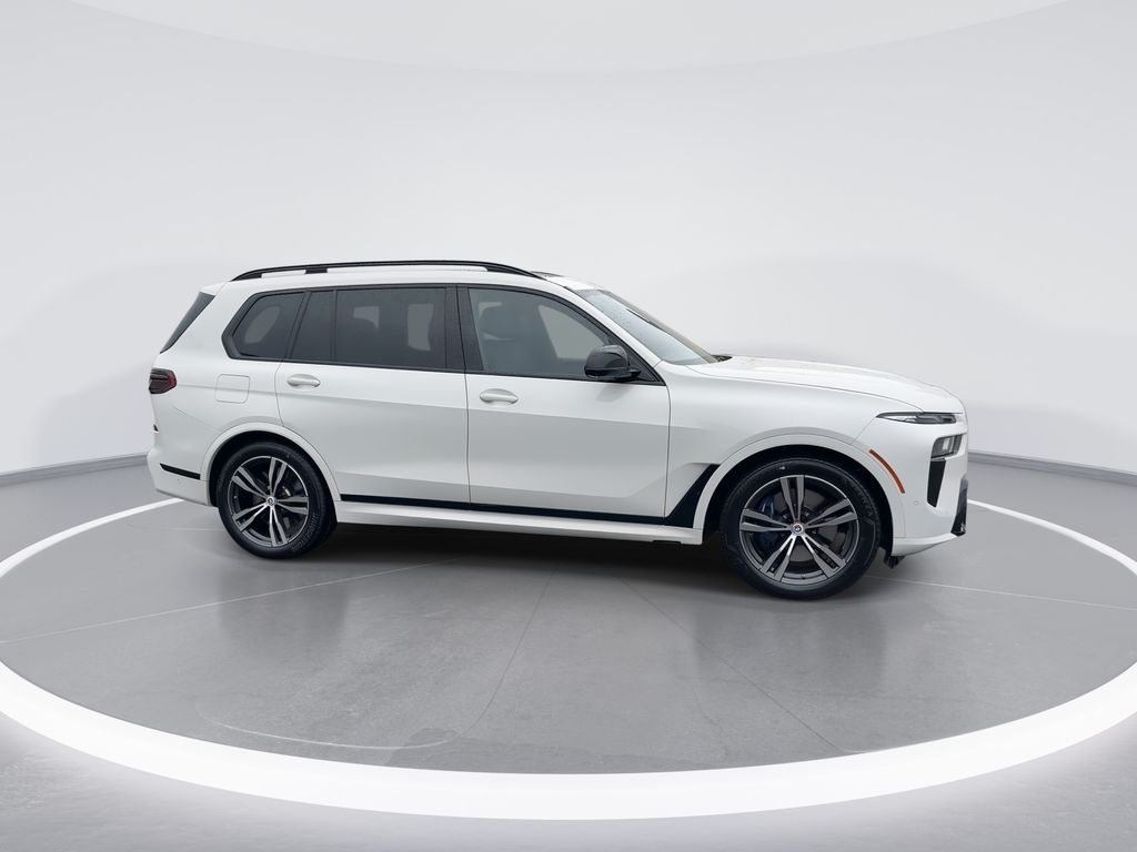 Thumbnail: 2023 BMW X7 - 9