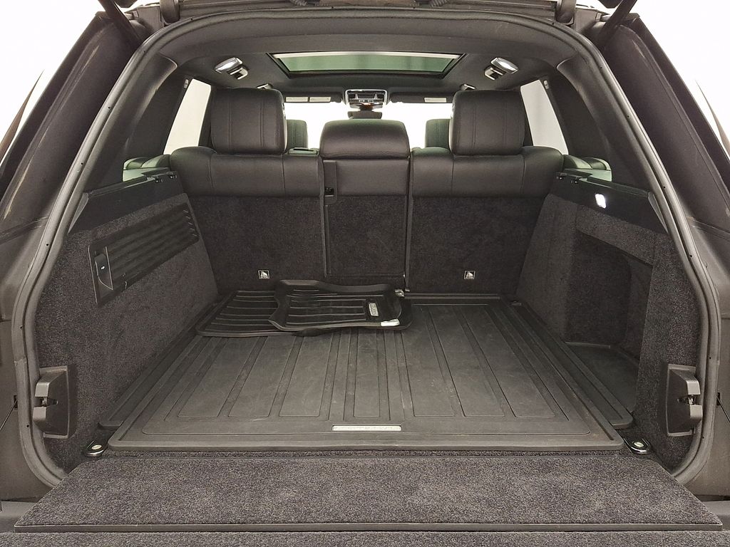 Thumbnail: 2017 Land Rover Range Rover - 31