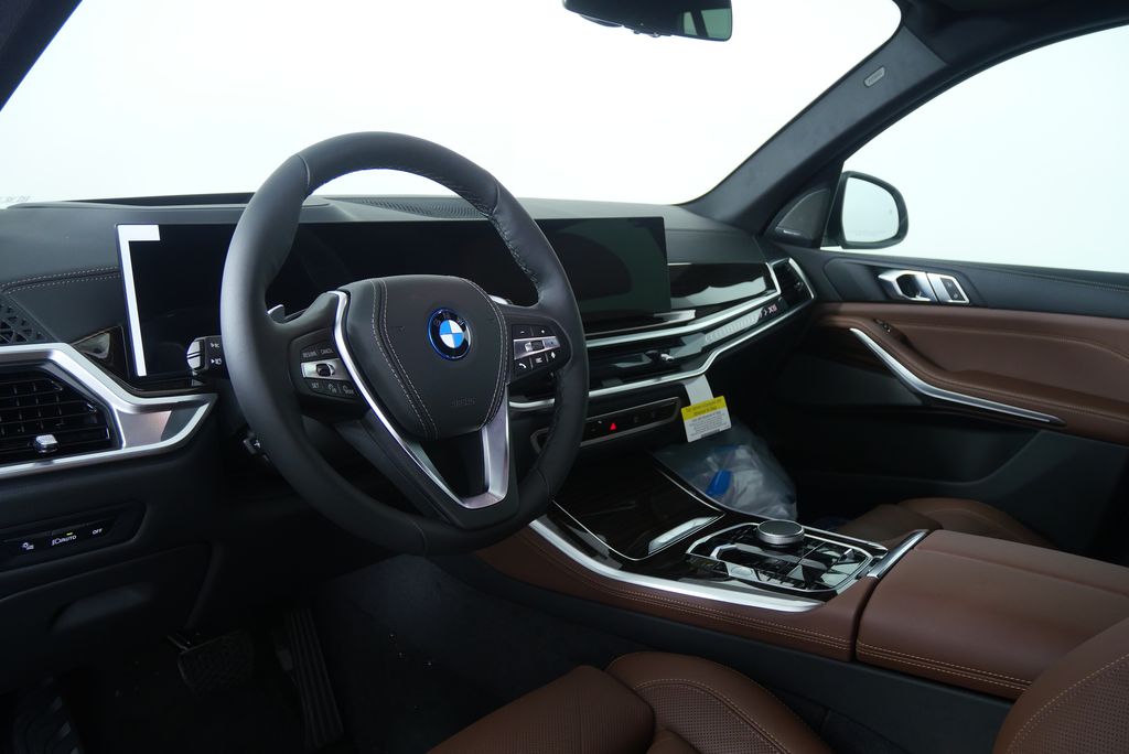 Thumbnail: 2026 BMW X5 - 13