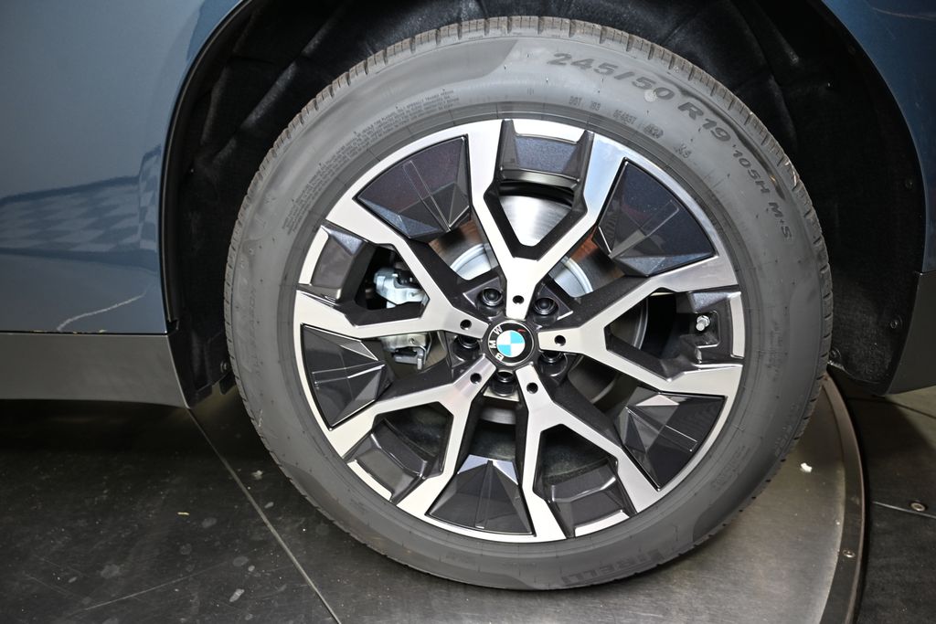 Thumbnail: 2025 BMW X3 - 12