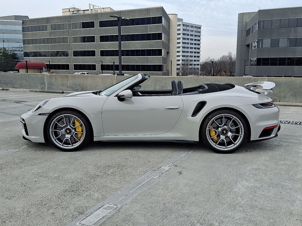 Thumbnail: 2021 Porsche 911 - 2