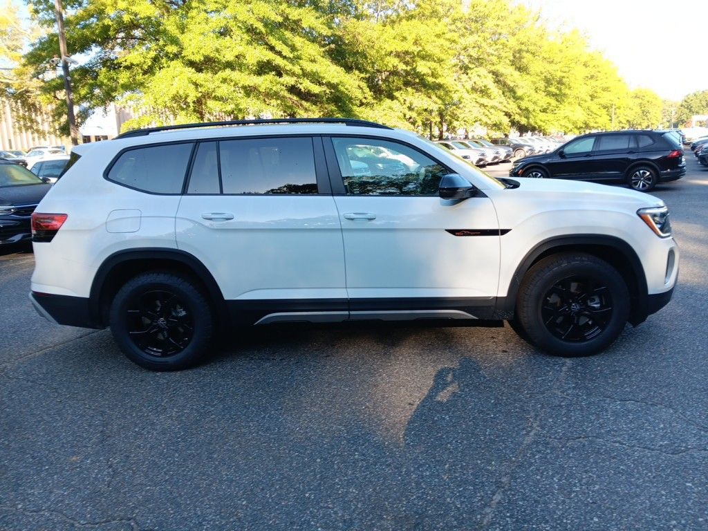 2024 Volkswagen Atlas 2.0T Peak Edition SE w/Technology 6