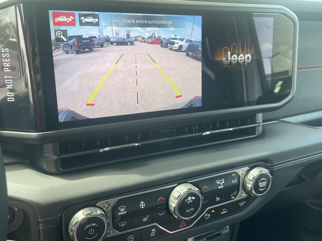 2025 Jeep Gladiator Rubicon White at Legacy Ford
