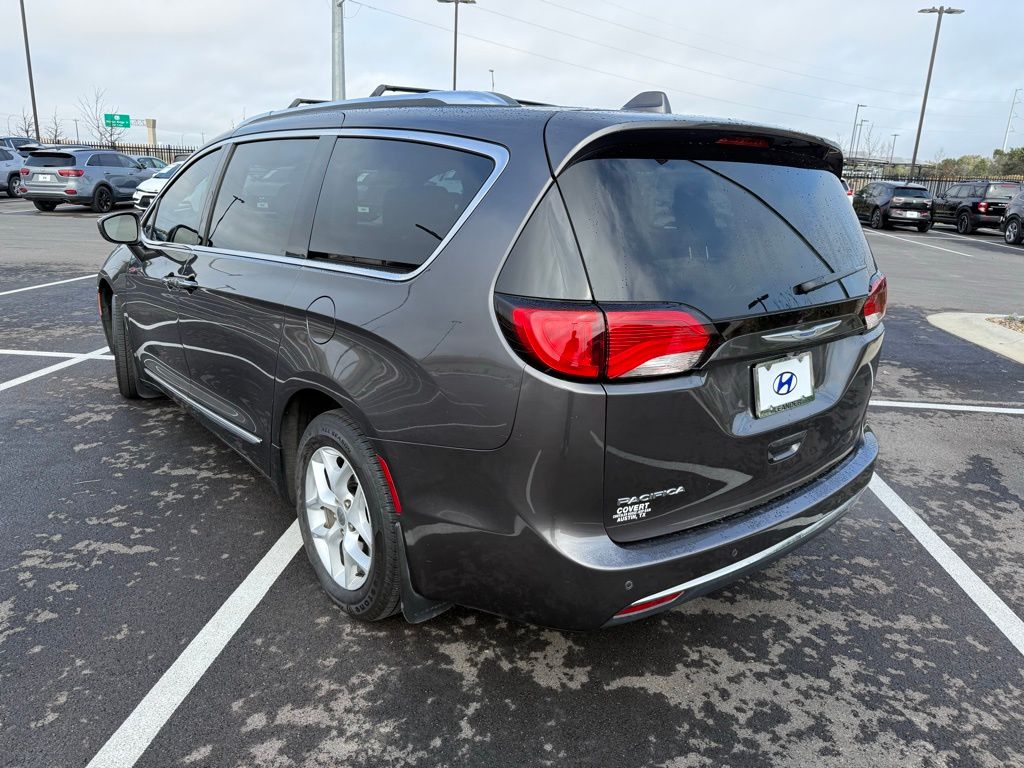 Thumbnail: 2017 Chrysler Pacifica - 7