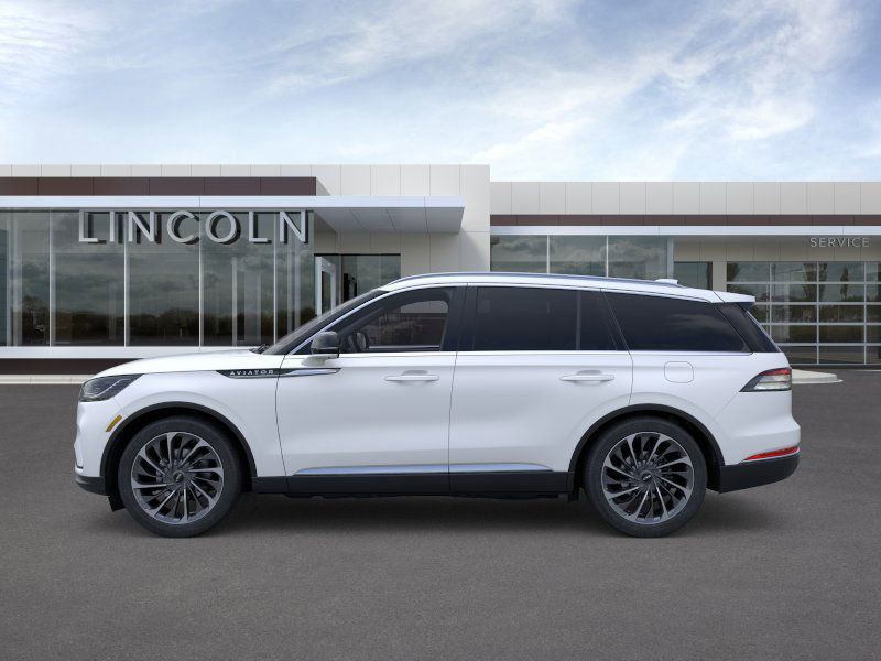 New 2026 Pristine White Metallic Tri-Coat Lincoln Reserve image 3