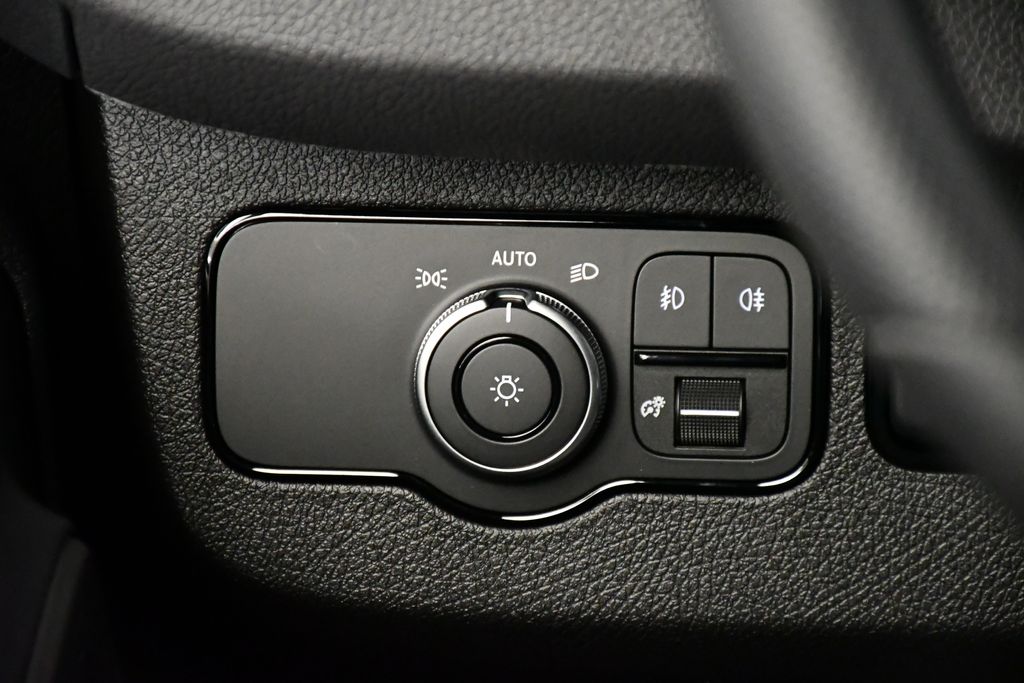 Thumbnail: 2025 Mercedes-Benz Sprinter - 15