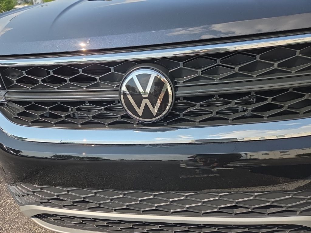 Thumbnail: 2023 Volkswagen Taos - 14