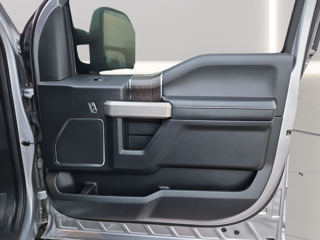 Used 2020 Silver Ford Lariat image 43
