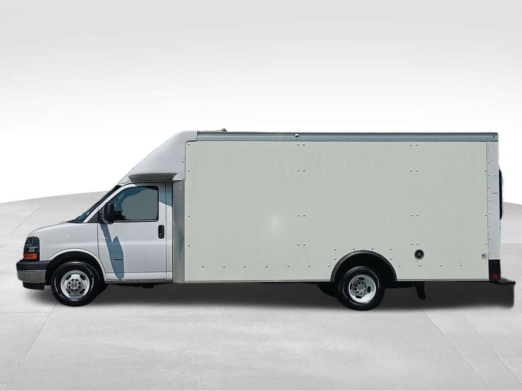 2023 Chevrolet Express Cutaway Work Van
