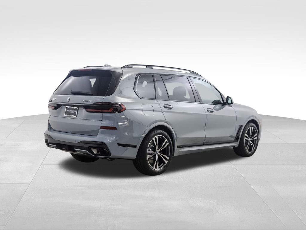 Thumbnail: 2026 BMW X7 - 6