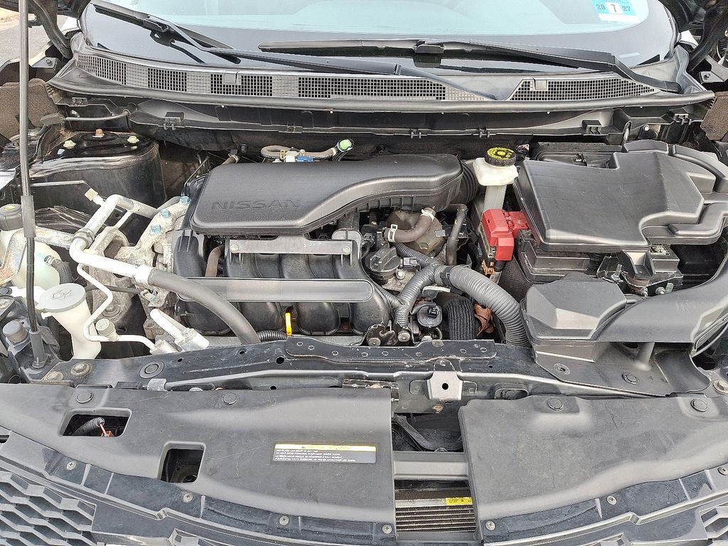 Thumbnail: 2018 Nissan Rogue Sport - 27