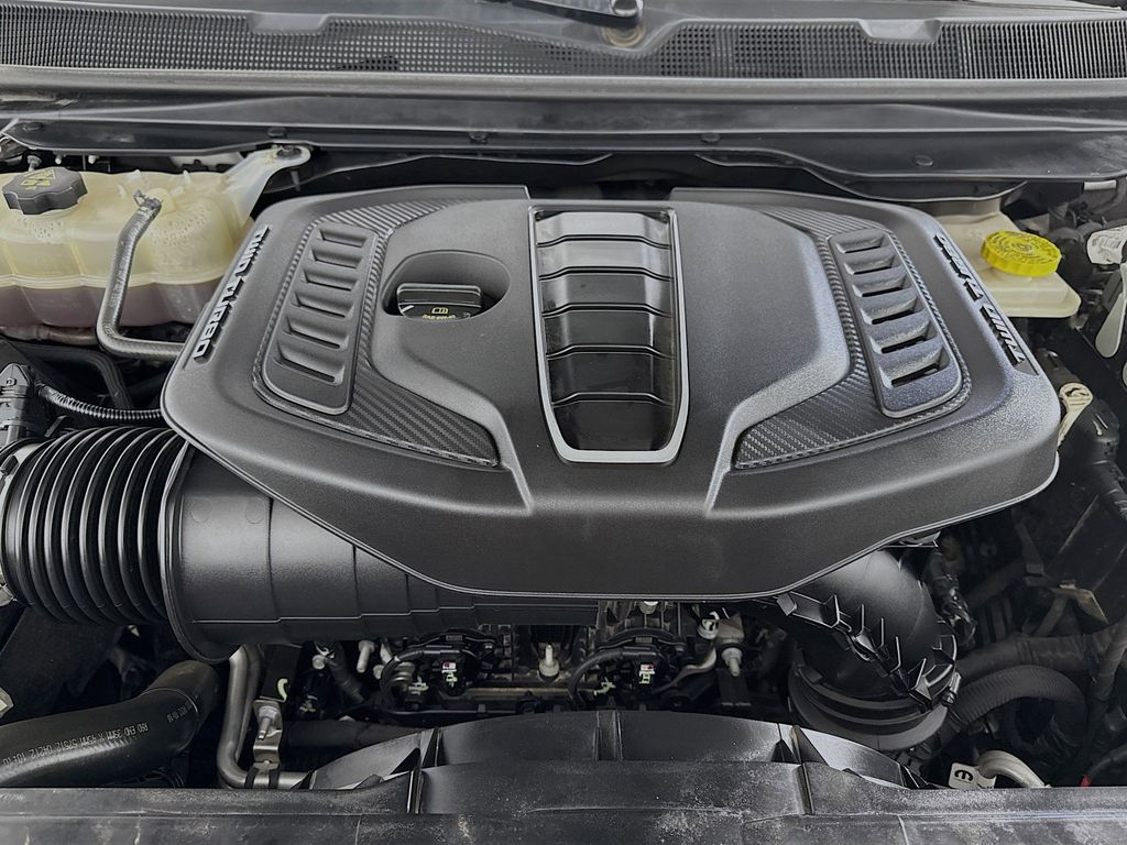 Thumbnail: 2023 Jeep Grand Wagoneer - 32