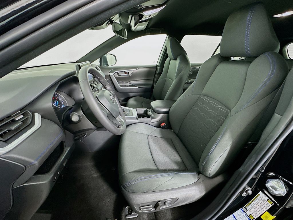 2022 Toyota RAV4 SE 20