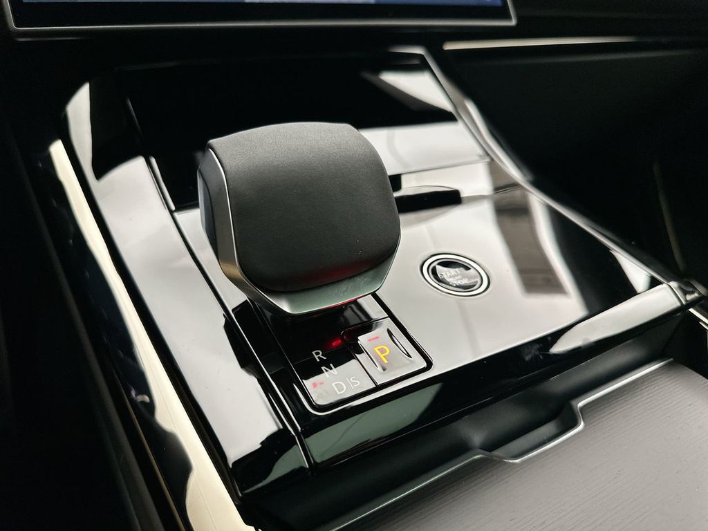 Thumbnail: 2027 Land Rover Range Rover Sport - 12