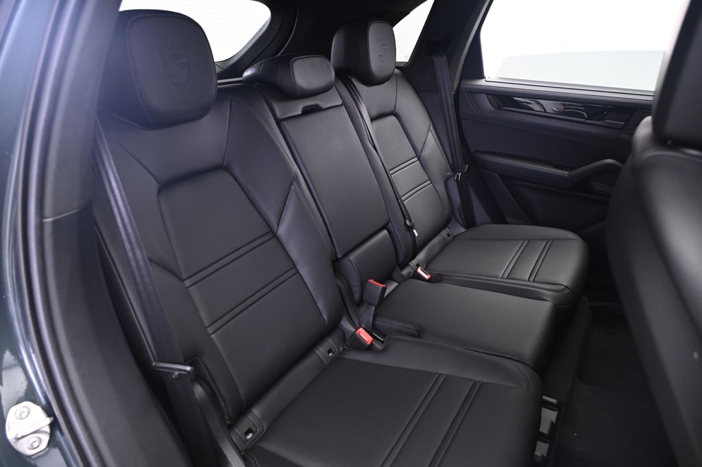Thumbnail: 2025 Porsche Cayenne - 19