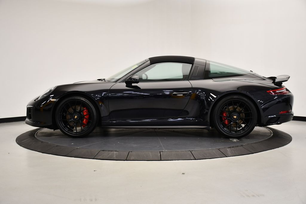 Thumbnail: 2018 Porsche 911 - 2