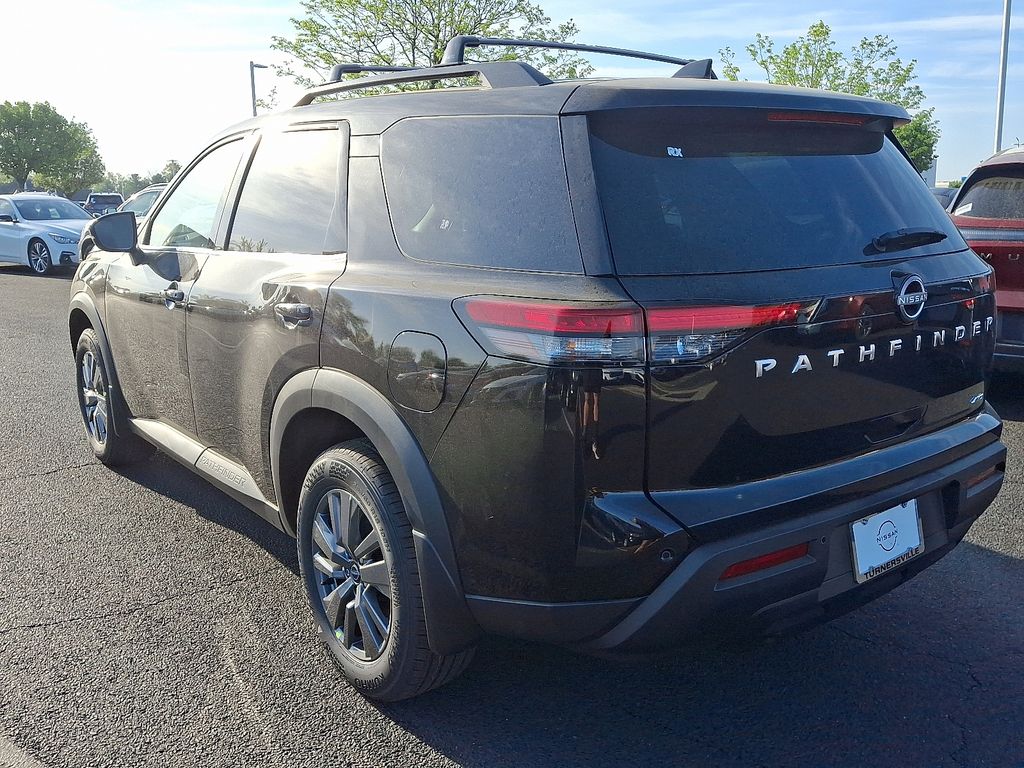 2025 Nissan Pathfinder SV 3