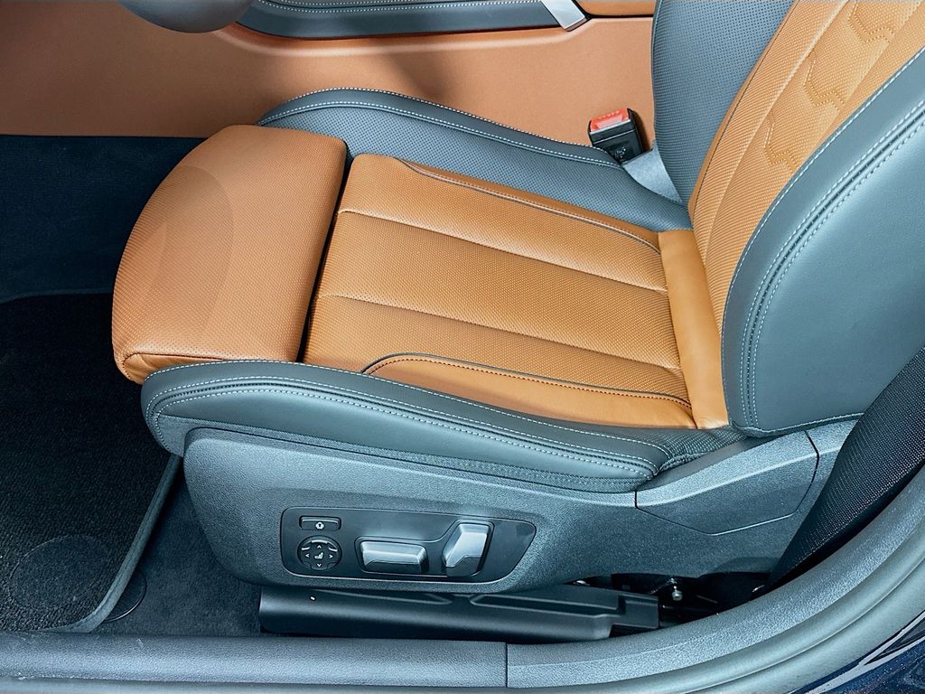 Thumbnail: 2026 BMW 8 Series - 21