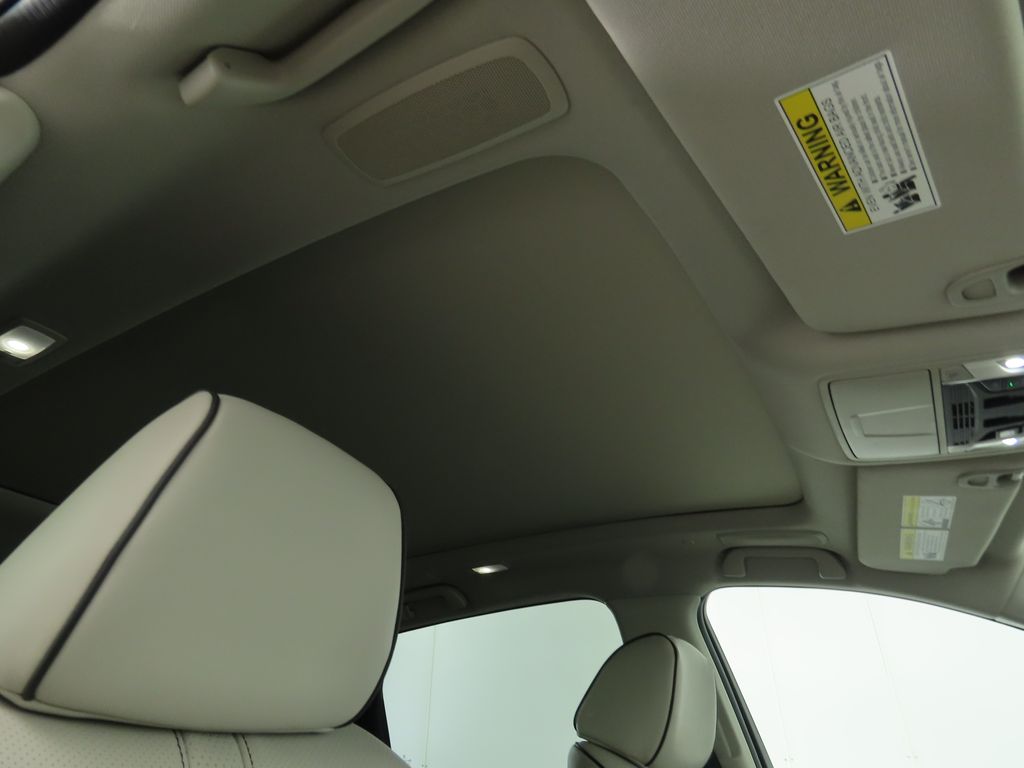 Thumbnail: 2026 Acura RDX - 18