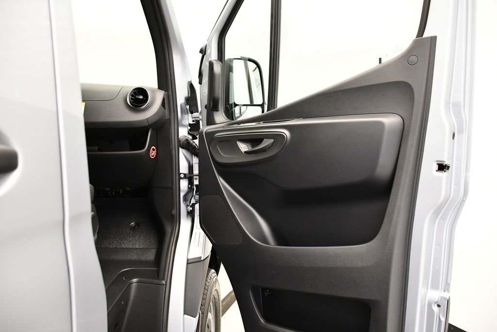 Thumbnail: 2025 Mercedes-Benz Sprinter - 28