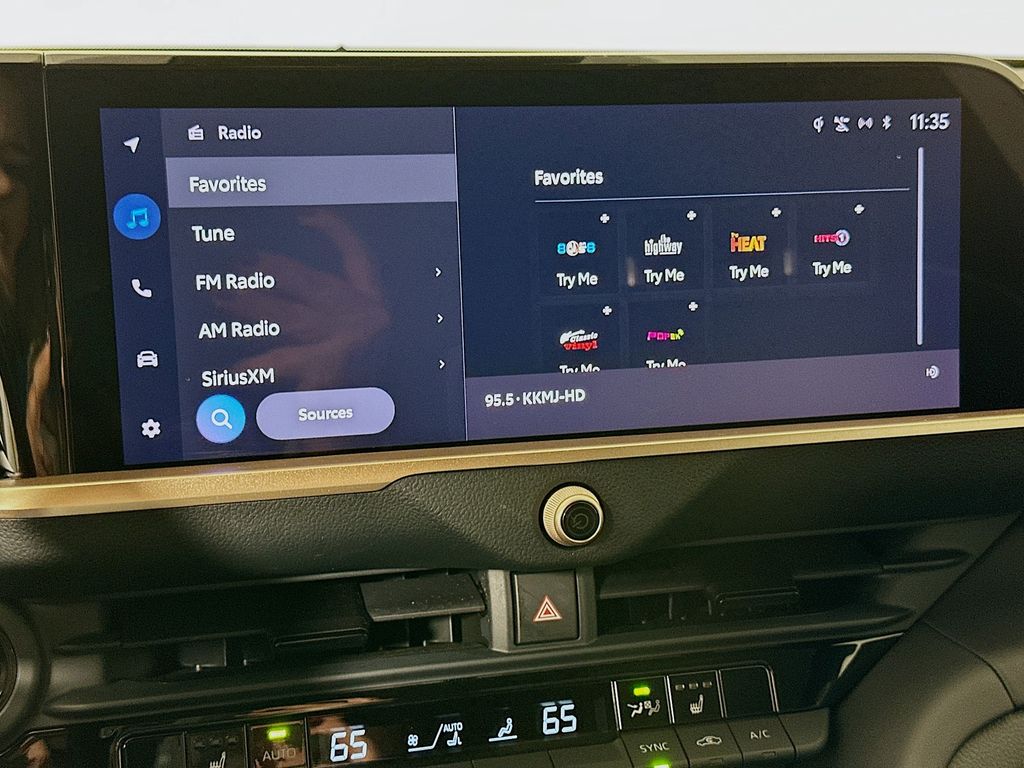 Thumbnail: 2023 Toyota Crown - 15