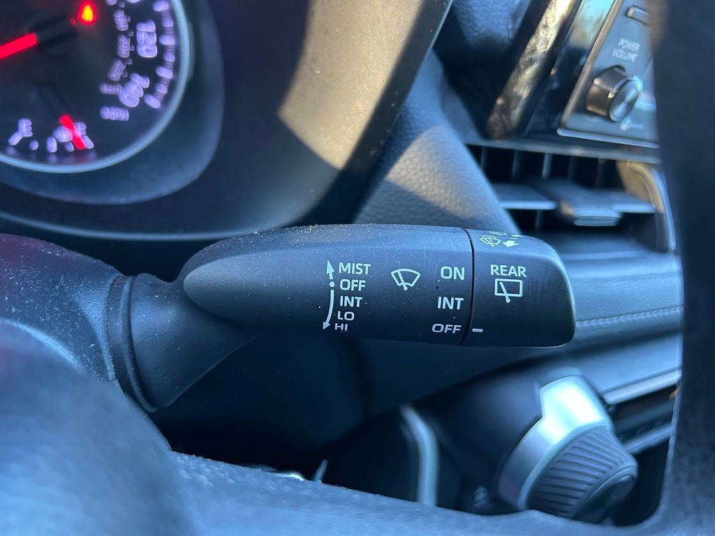 Thumbnail: 2020 Toyota RAV4 - 20