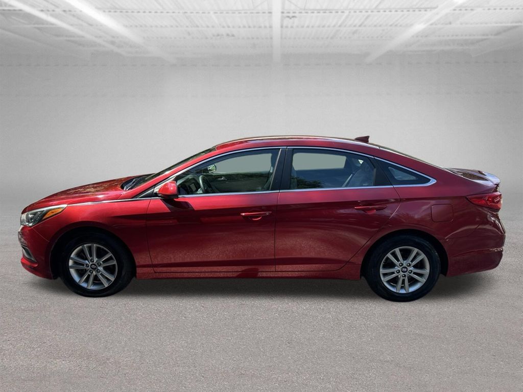 Used 2017 Red Hyundai Base image 2