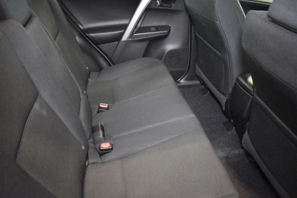 2018 Toyota RAV4 XLE 31